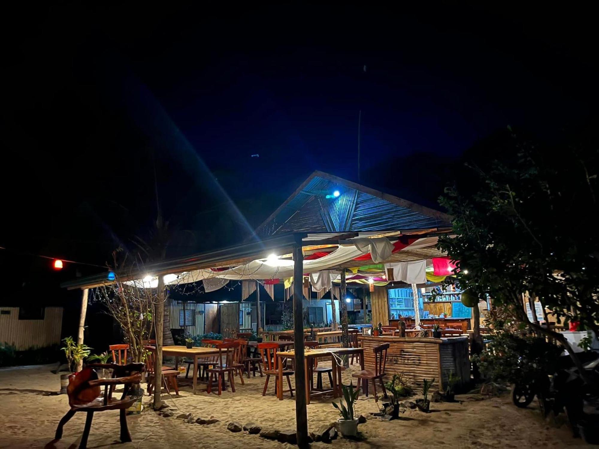 Floresitas Beach Resort El Nido Esterno foto